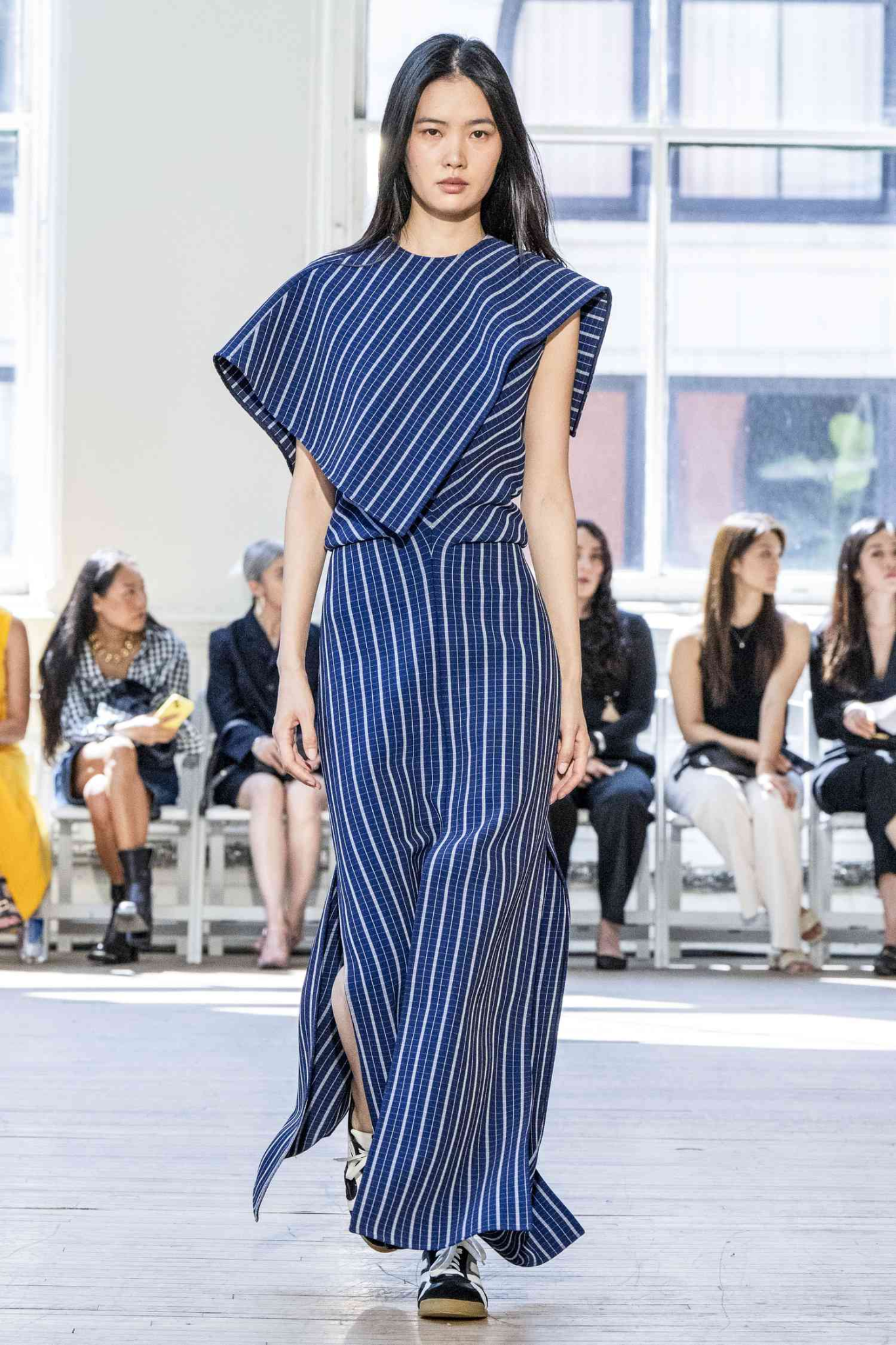 How to Style Summer Patterns: A Cinched Waist Top Guide for Every Occasion